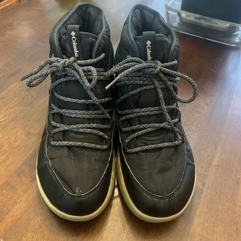 Columbia Women’s Slopeside Village Omni-Heat Mid Boots Size 10